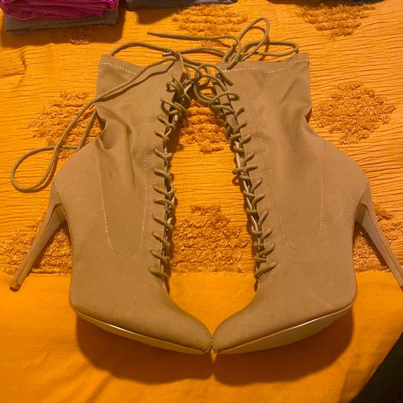 Pretty Little Thing Sock Booties - Picture 3 of 3